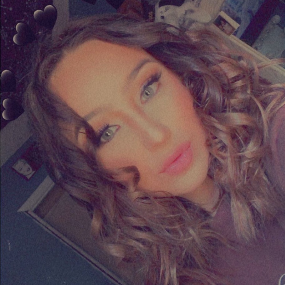 Meet your Posher, Karissa